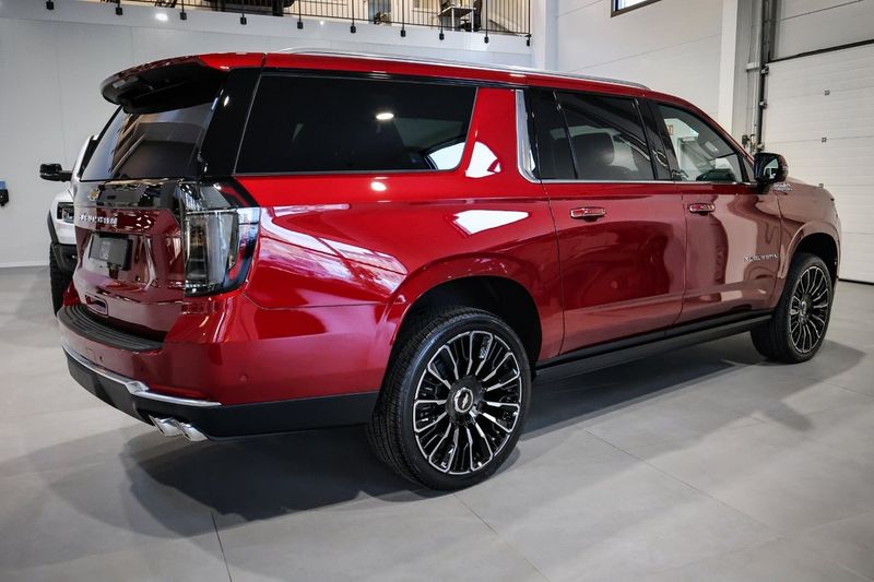 Chevrolet Suburban bild 2