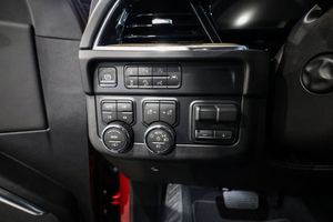 Chevrolet Suburban bild 22
