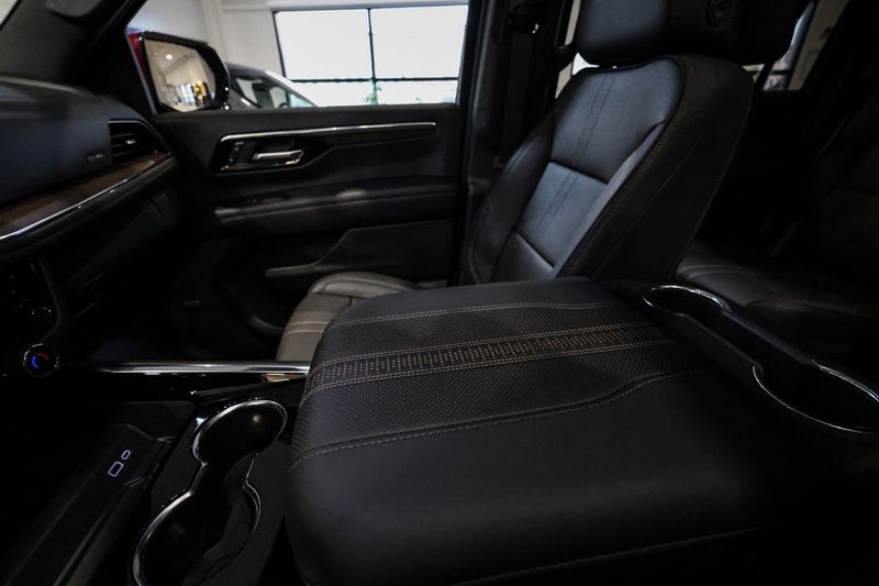Chevrolet Suburban bild 37
