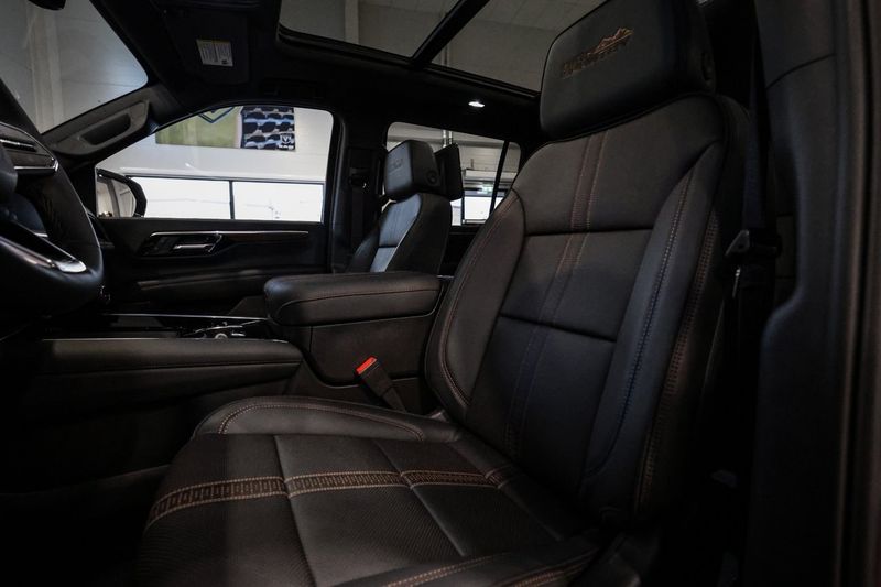 Chevrolet Suburban bild 30