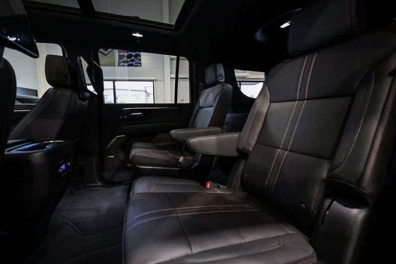 Chevrolet Suburban bild 23