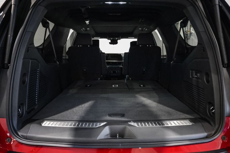 Chevrolet Suburban bild 14