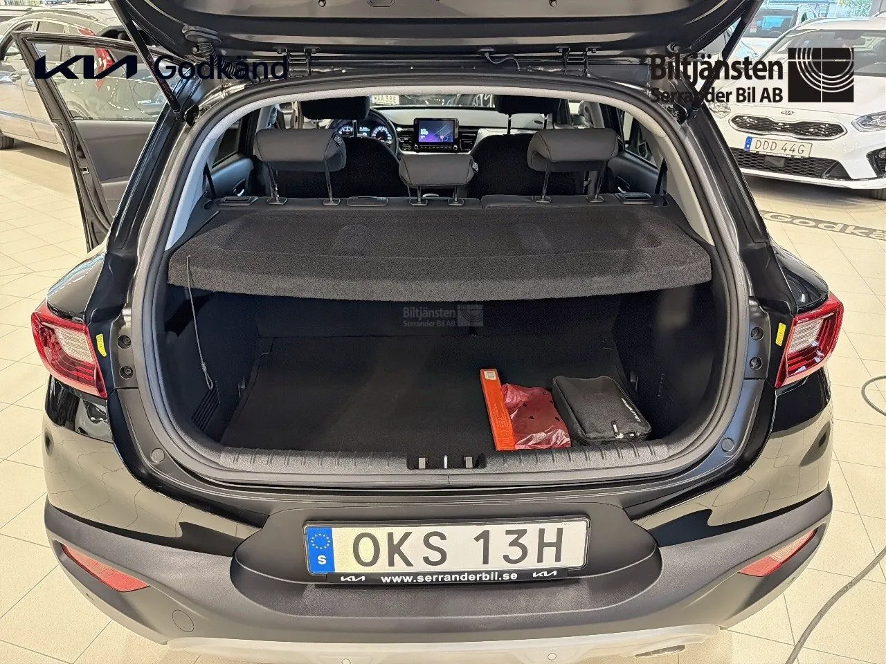 Vehicle image 13