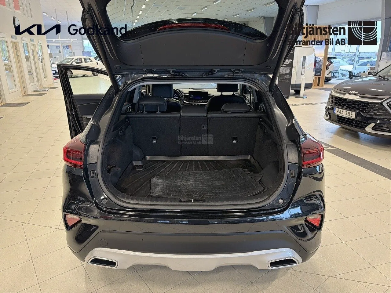 Vehicle image 13