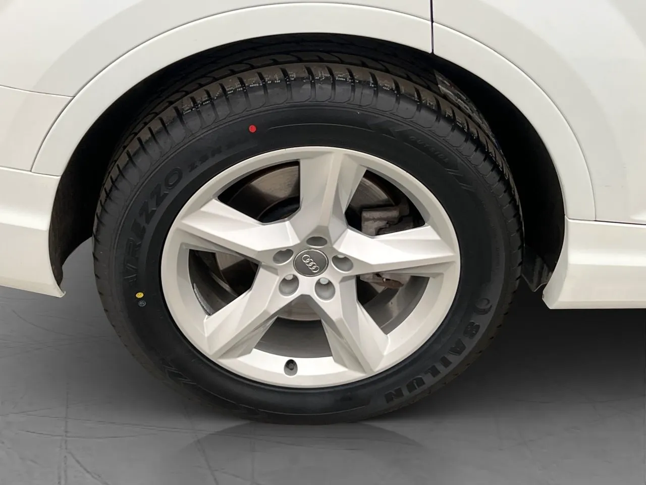 Vehicle image 30