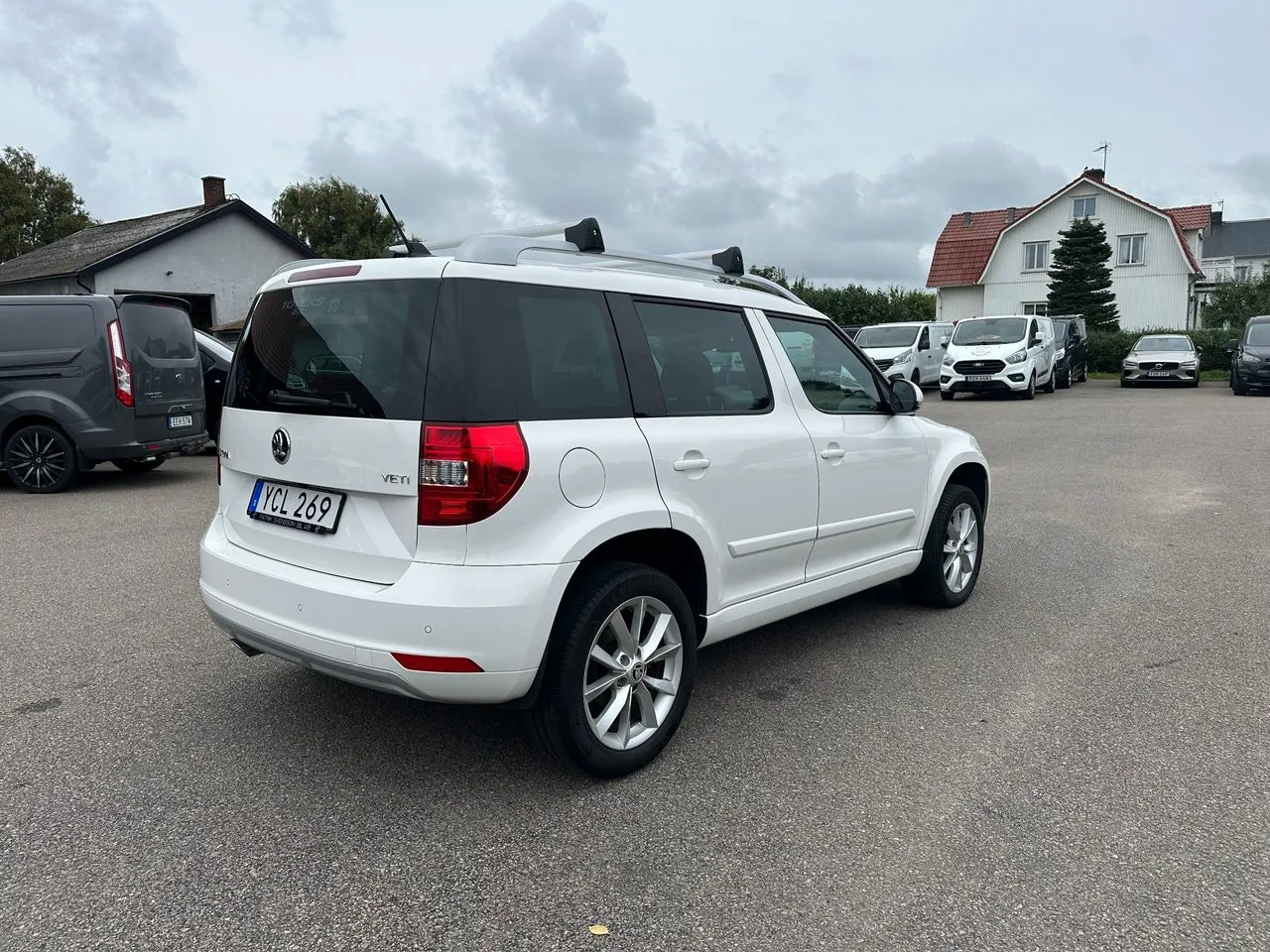 Vehicle image 3