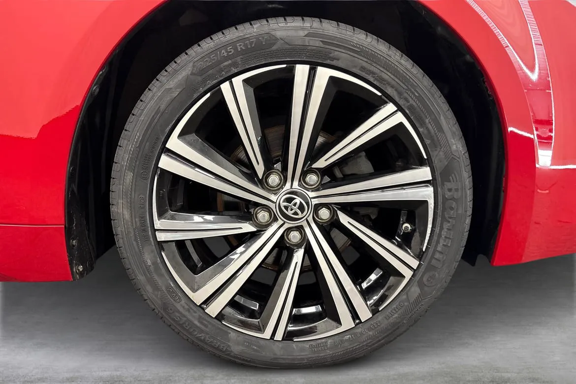Vehicle image 13