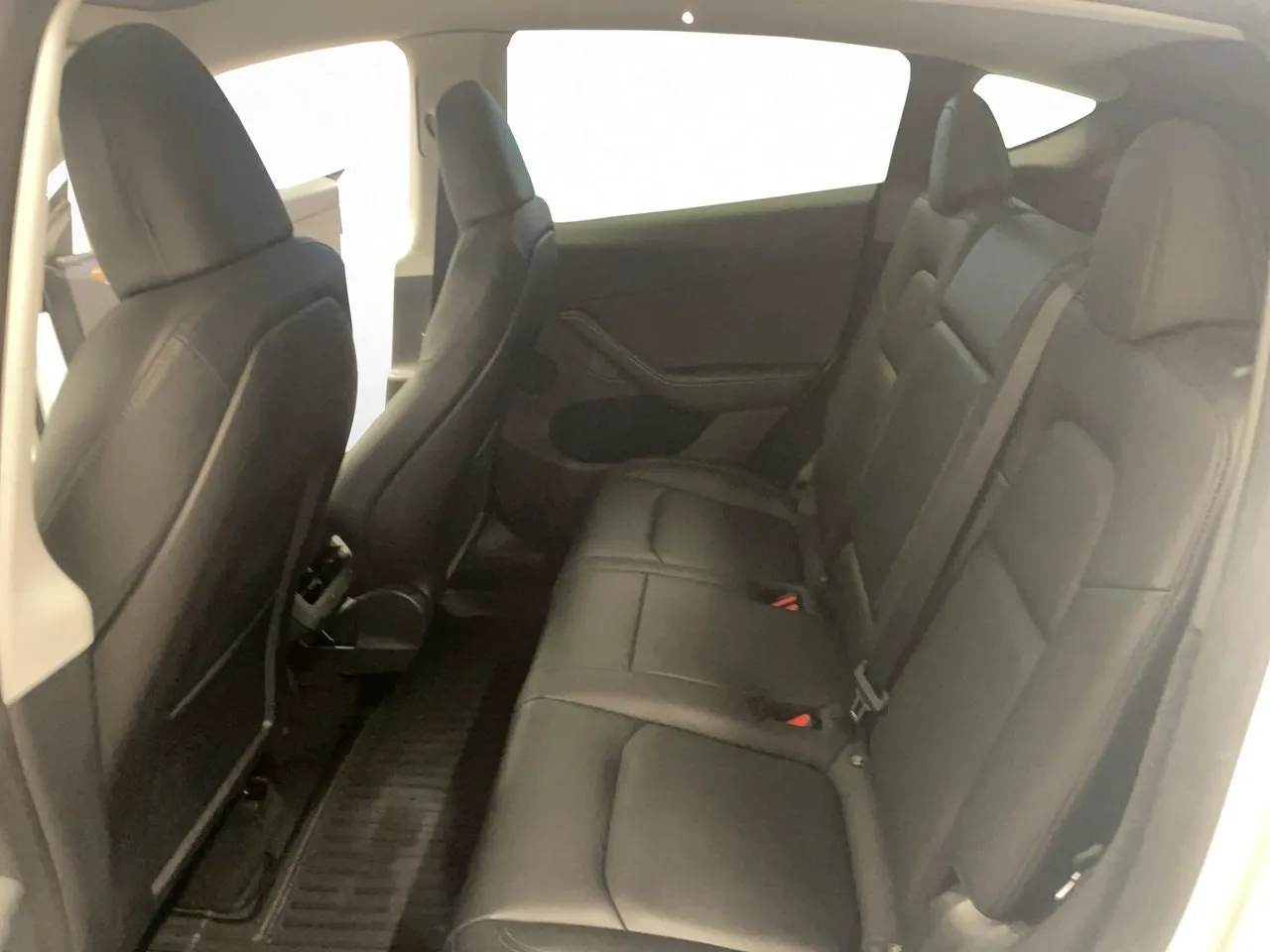 Tesla Model Y bild 15