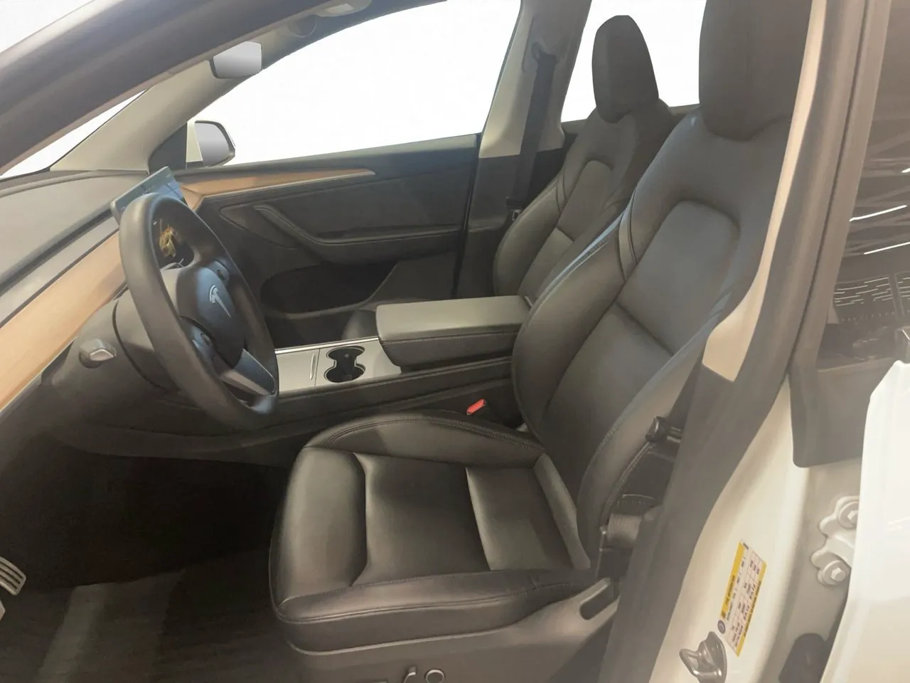 Tesla Model Y bild 10