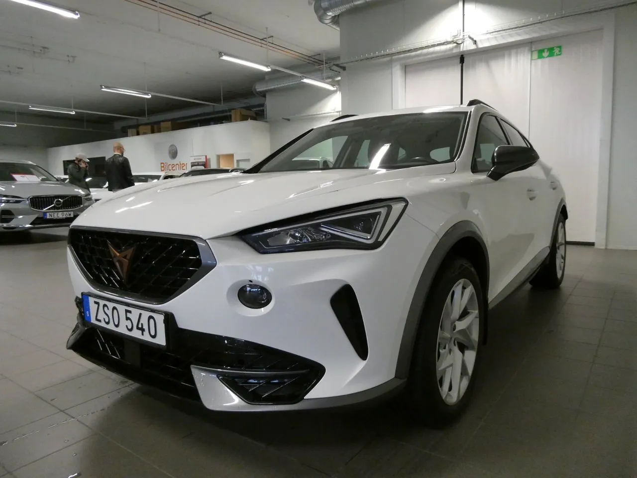 Vehicle image 10