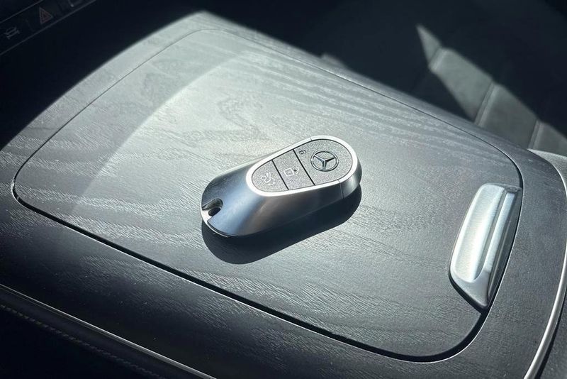 Mercedes E300 bild 16