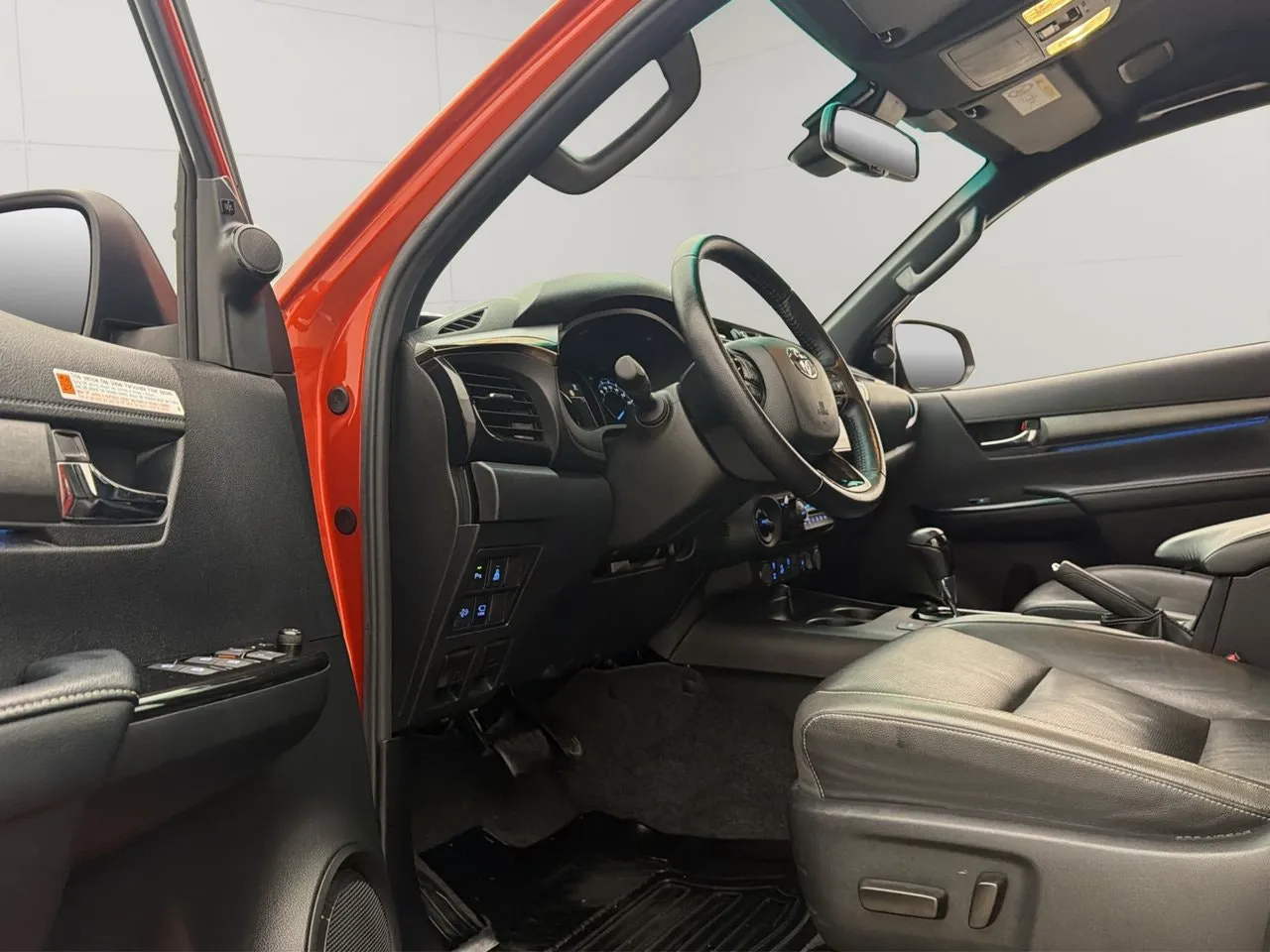 Vehicle image 14