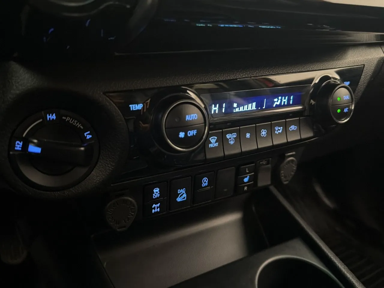 Vehicle image 28