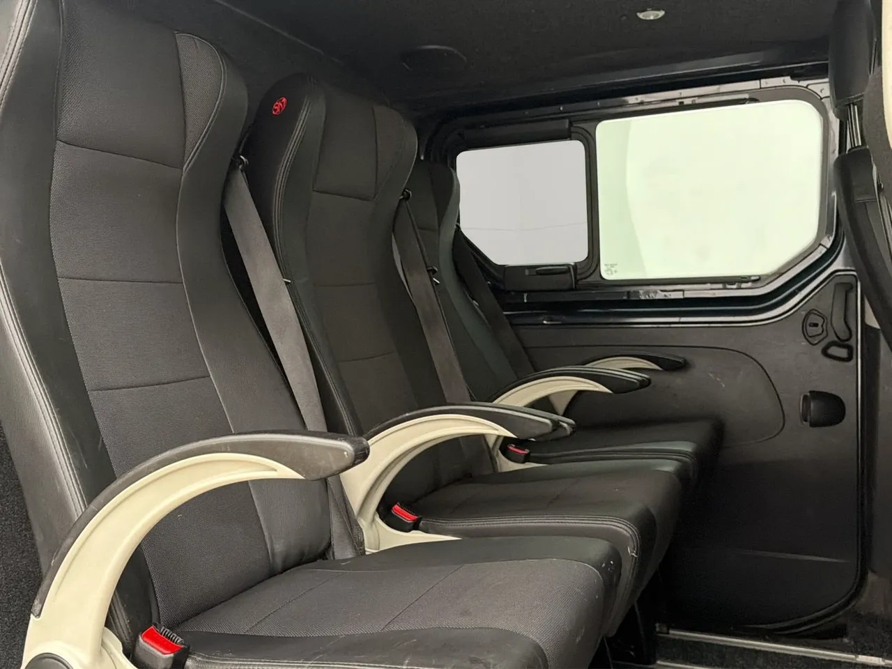 Vehicle image 25
