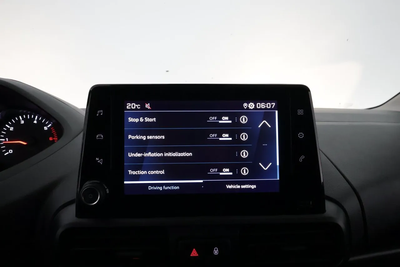 Vehicle image 21