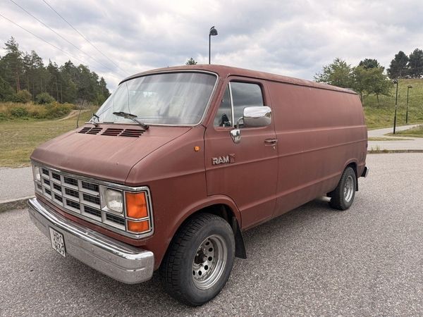 Dodge Ram B250 Conversion Van 5.2 V8 EFI TorqueFlite - 1989