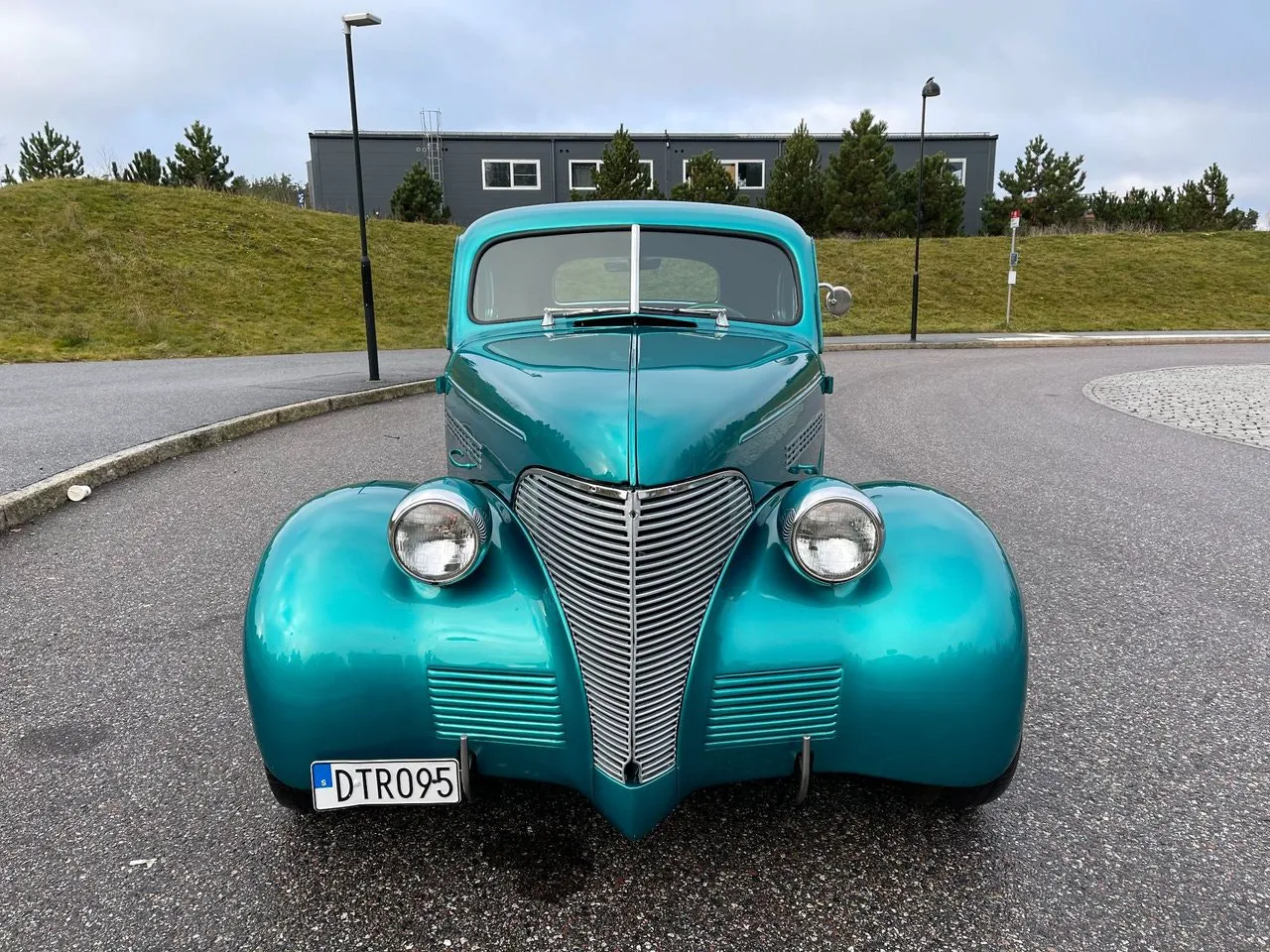 Vehicle image 2