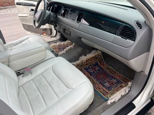 Lincoln Town Car bild 7