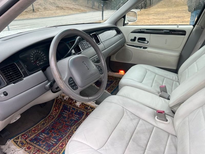 Lincoln Town Car bild 4