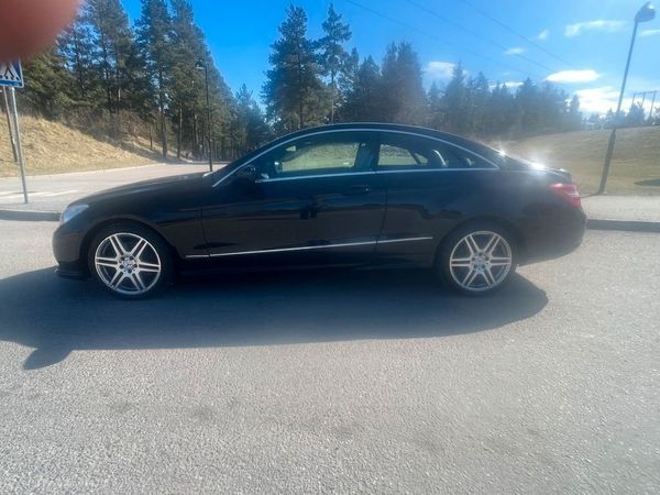 Mercedes E350 CDI Coupé BlueEFFICIENCY 7G-Tronic AMG Sport Euro 5 - 2010