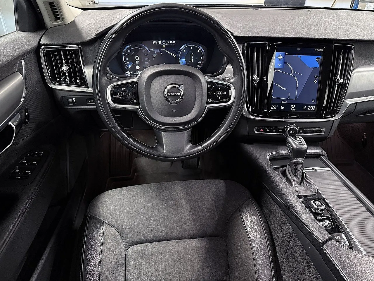Vehicle image 30