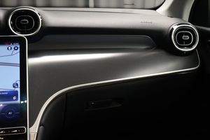 Mercedes GLC300 bild 24