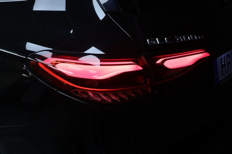 Mercedes GLC300 bild 10