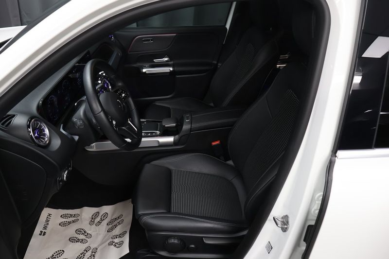 Mercedes EQB300 bild 11