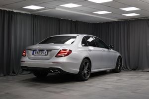 Mercedes E220 bild 2