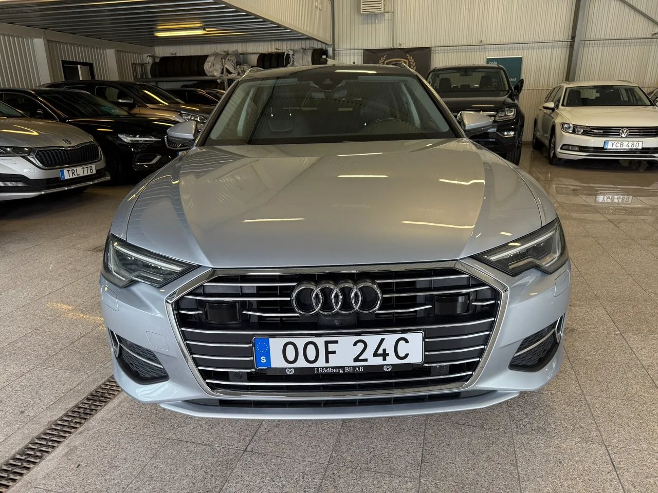 Vehicle image 7