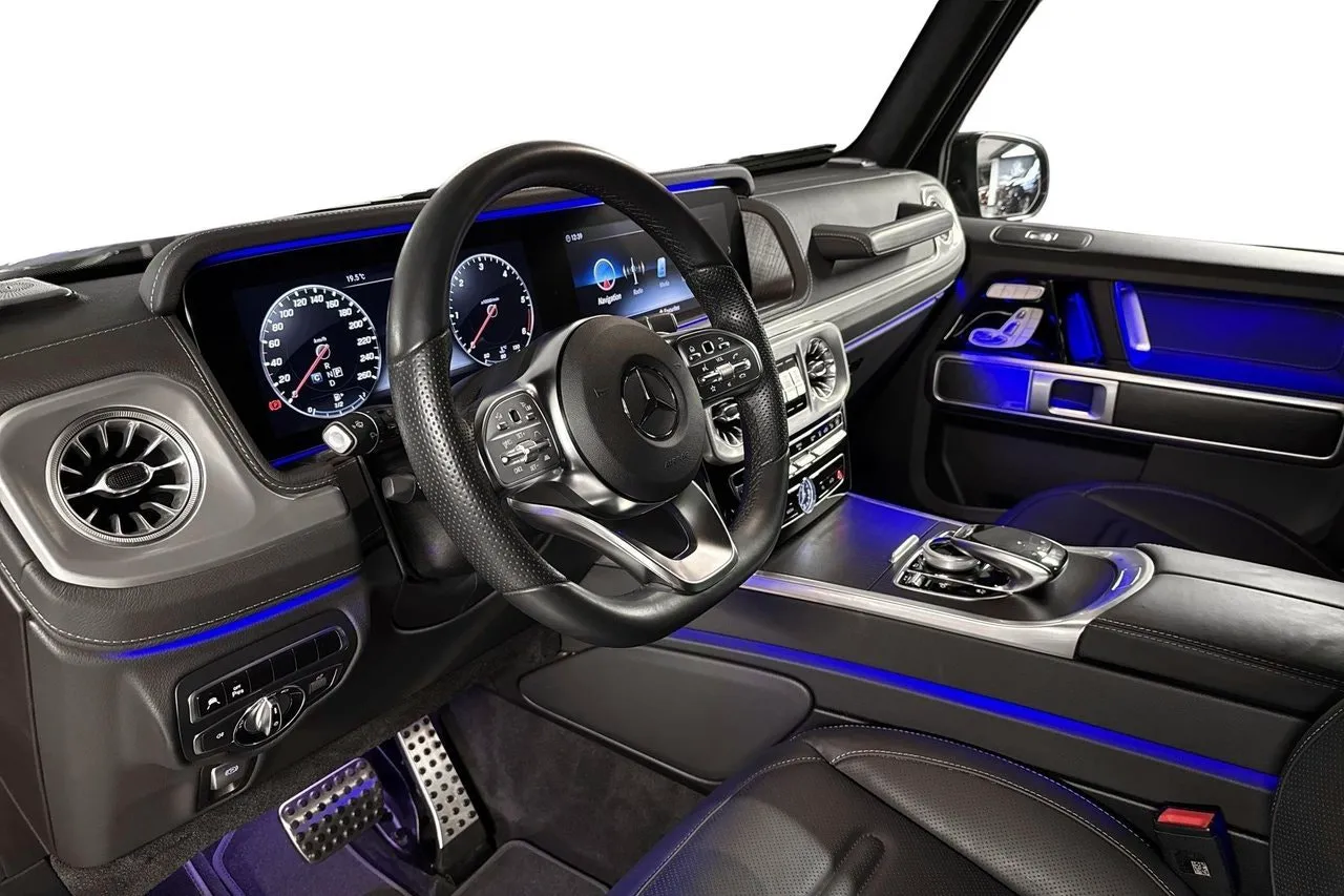 Vehicle image 6