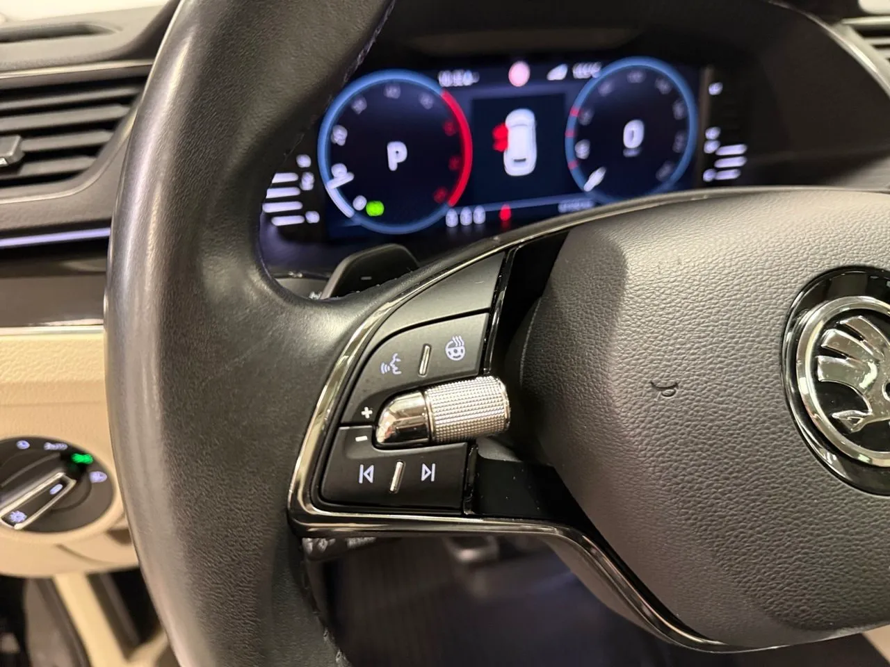 Vehicle image 18
