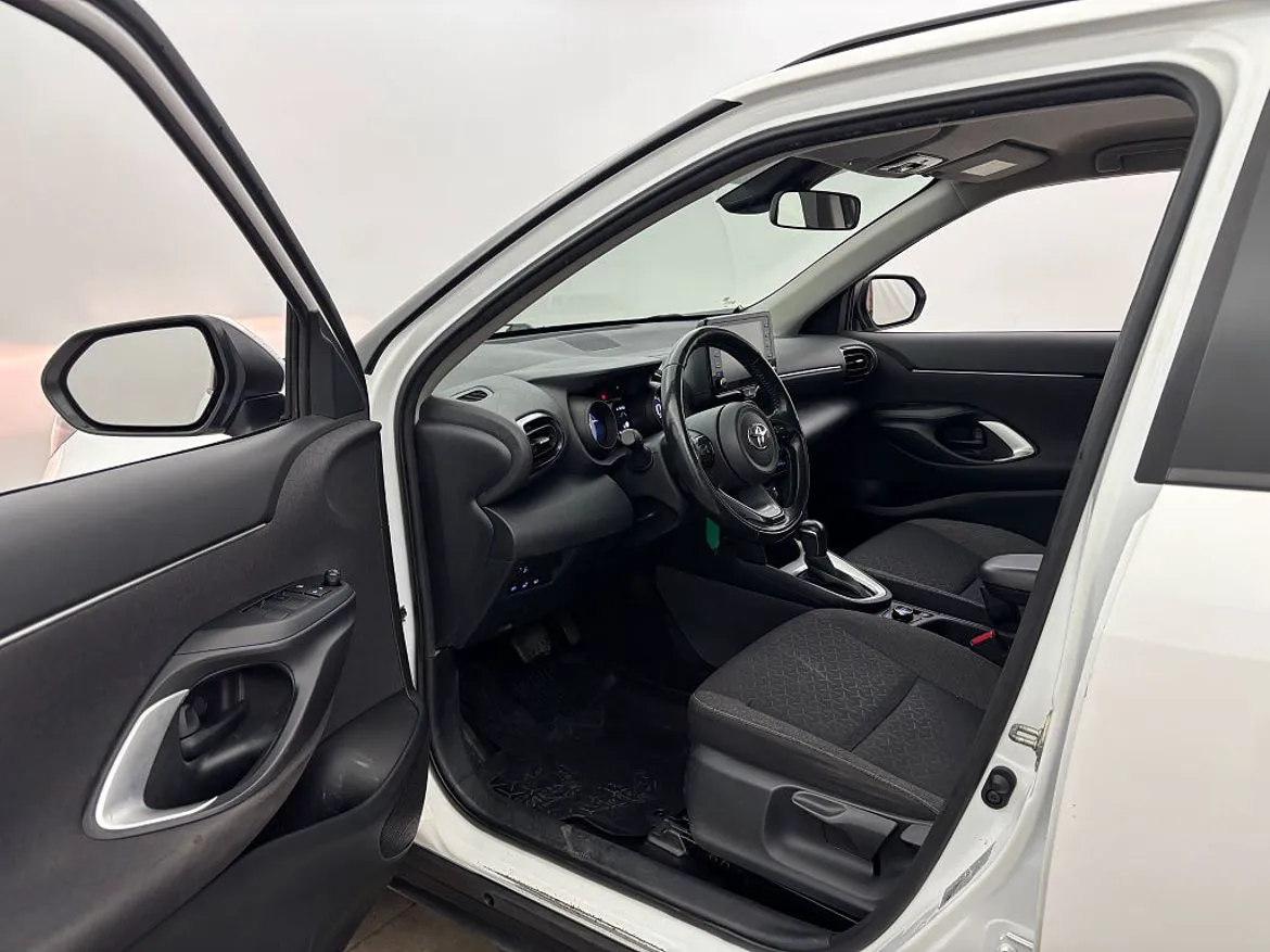 Vehicle image 11
