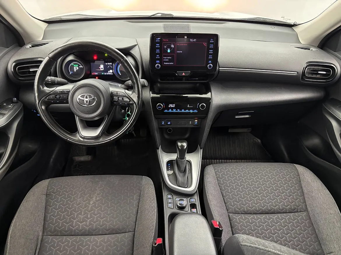 Vehicle image 16