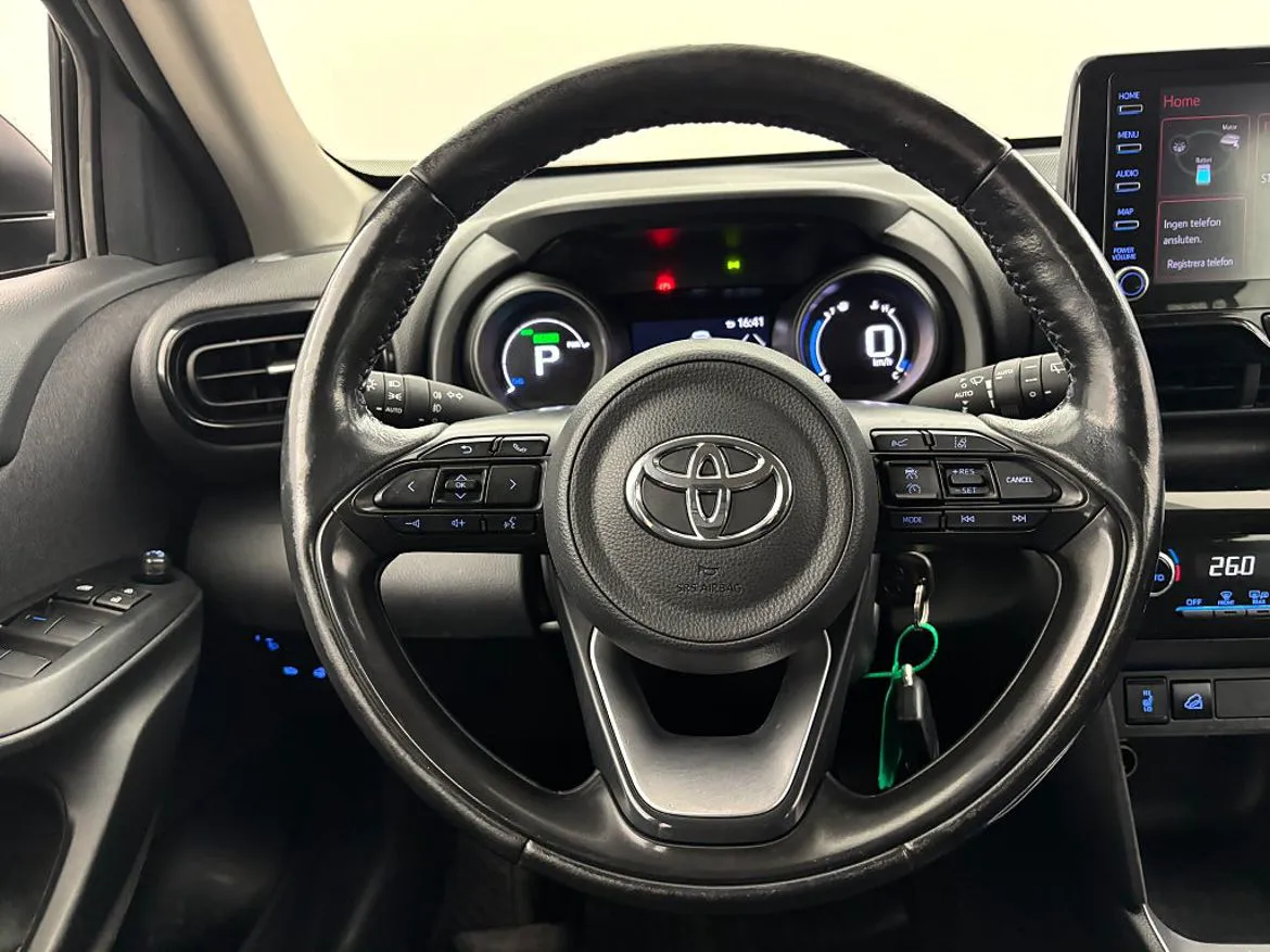 Vehicle image 18