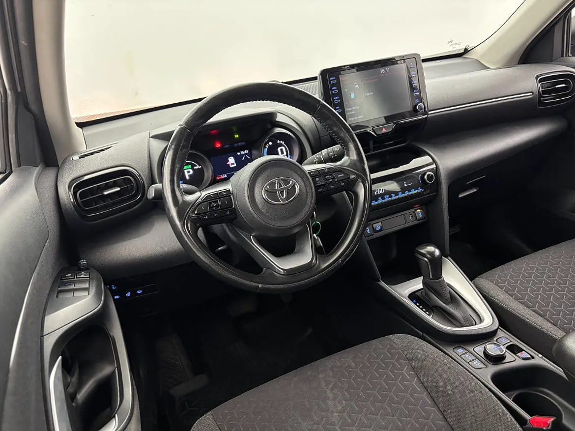 Vehicle image 15