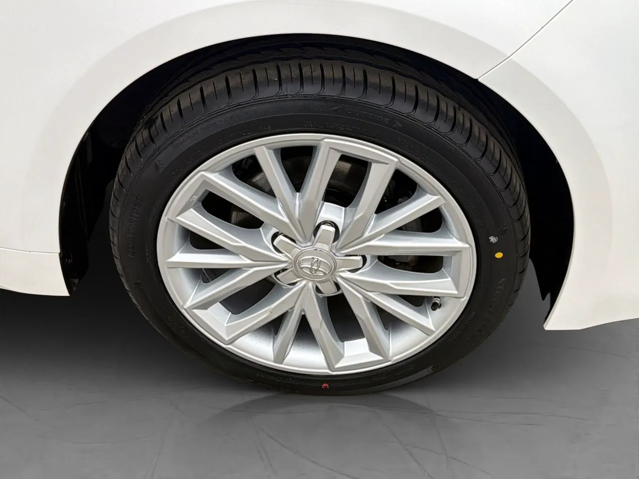 Vehicle image 25