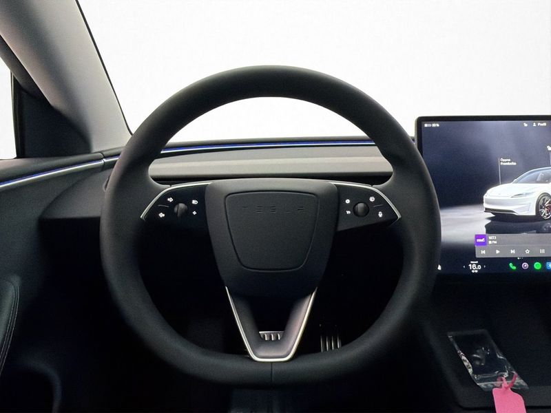 Tesla Model 3 bild 13