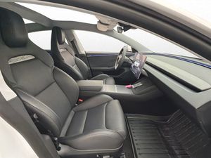 Tesla Model 3 bild 22