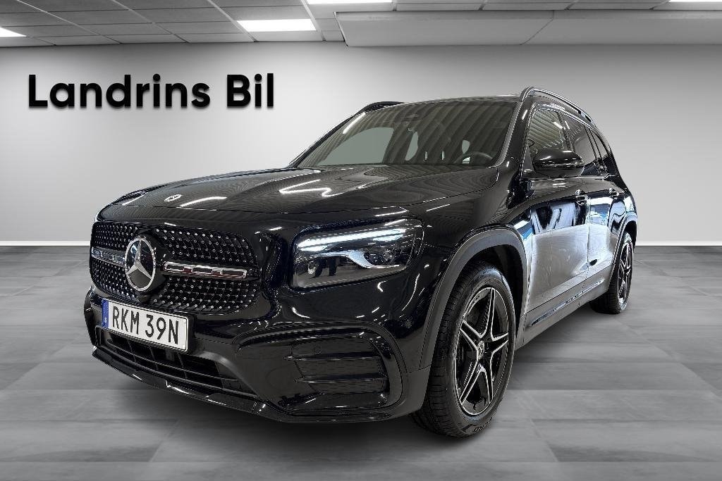 Mercedes GLB220
