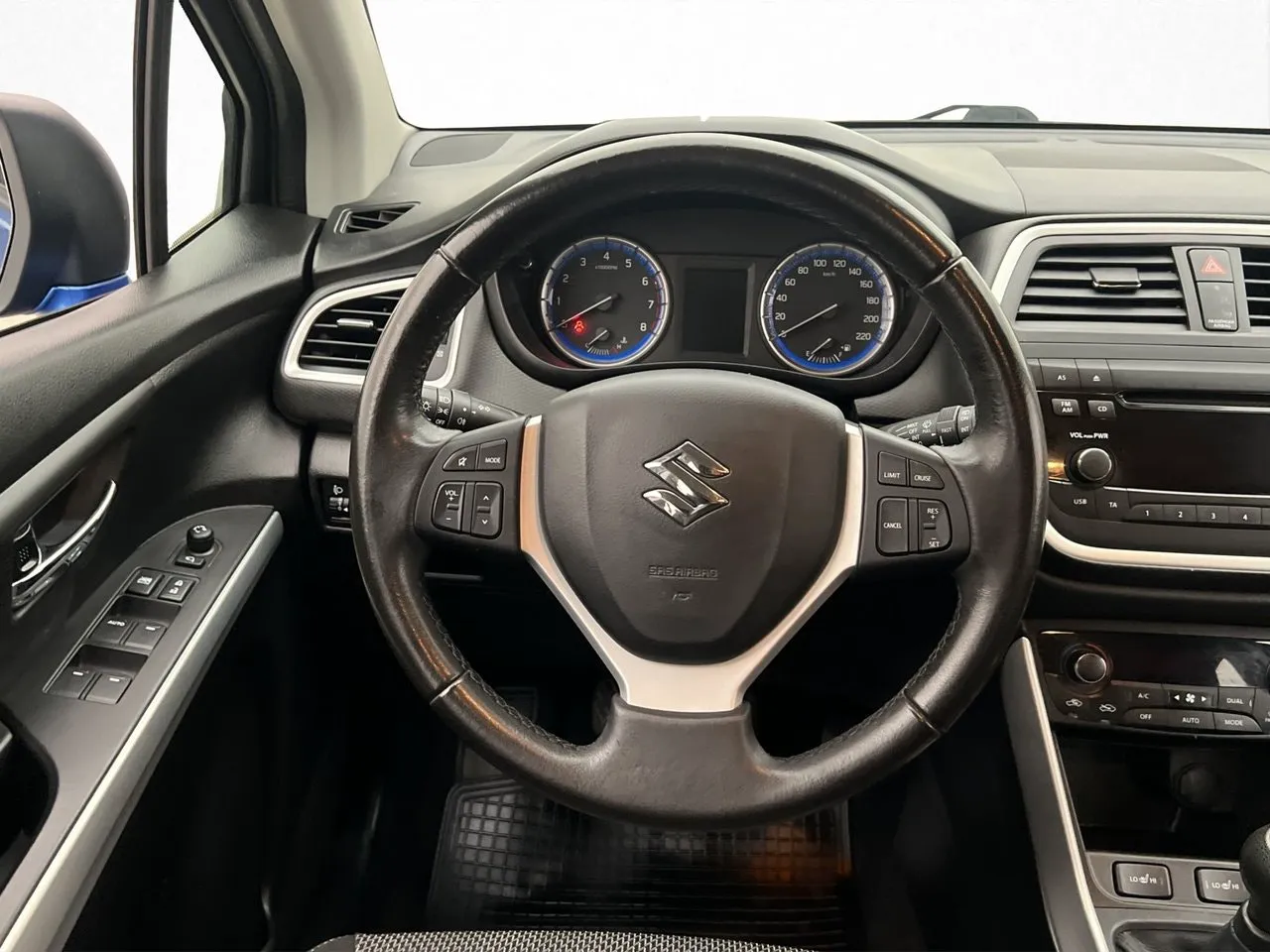 Vehicle image 14
