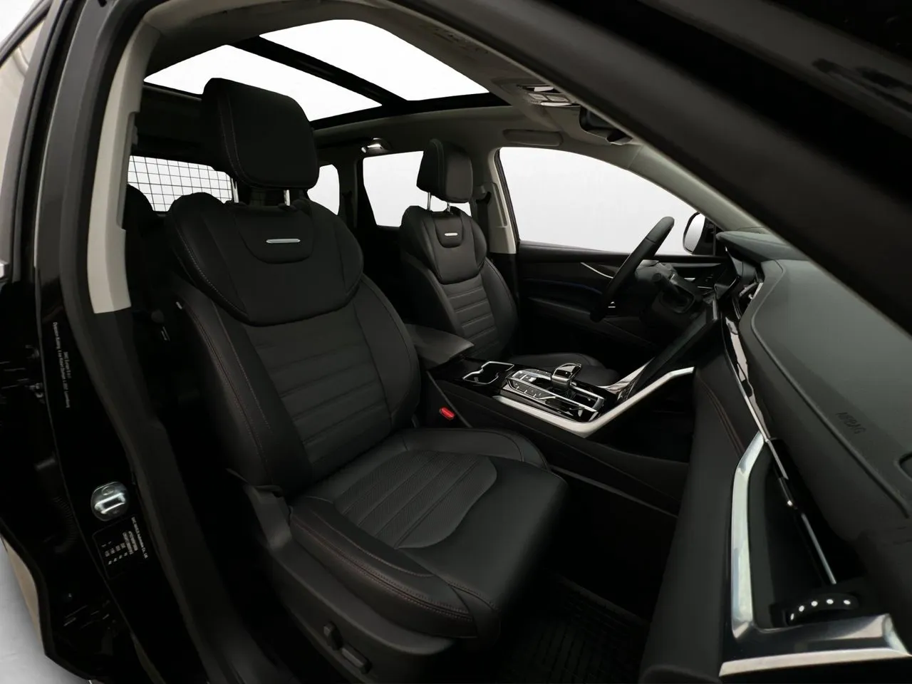 Vehicle image 25
