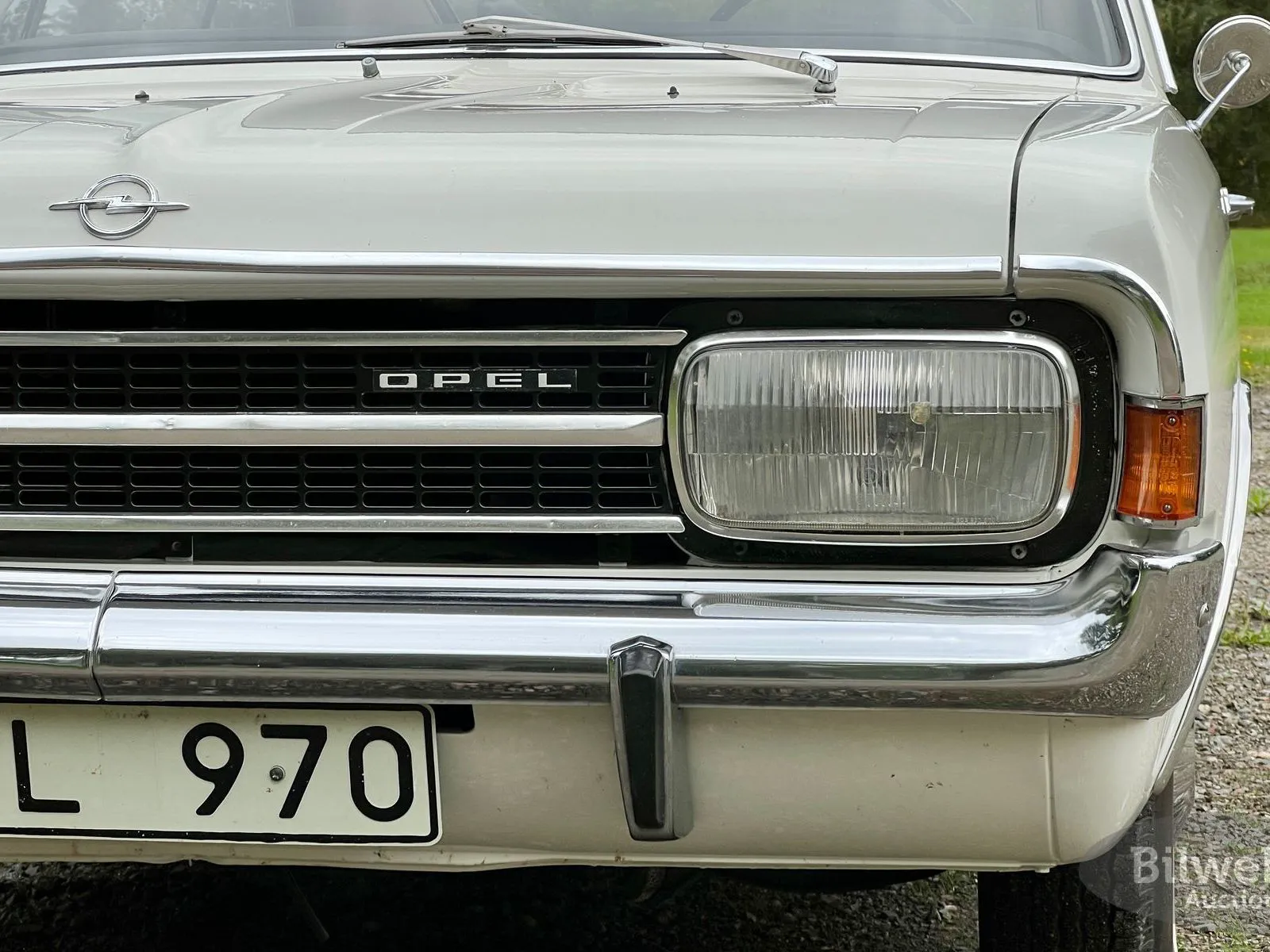 Vehicle image 51
