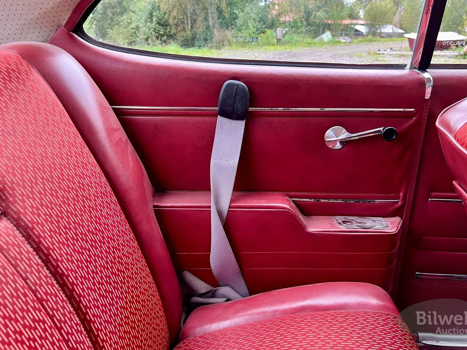Vehicle image 32