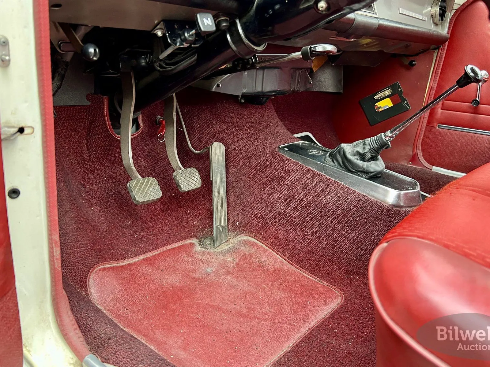 Vehicle image 14