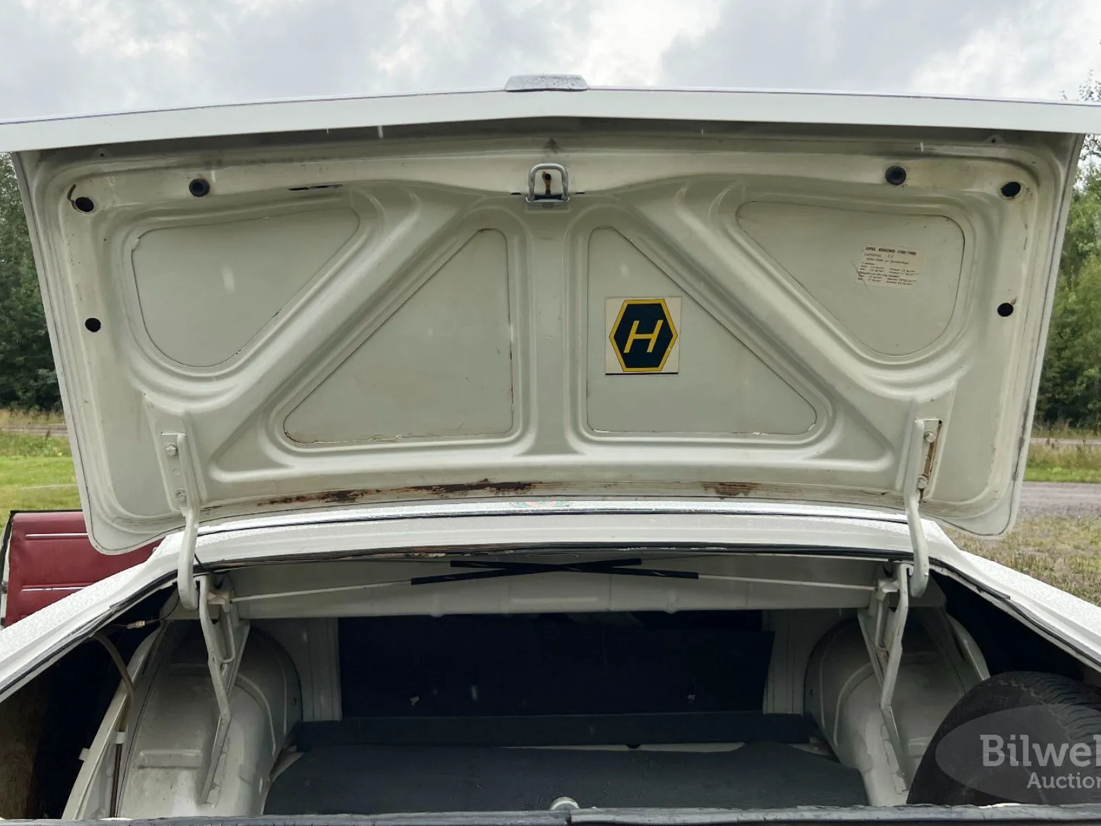 Vehicle image 60