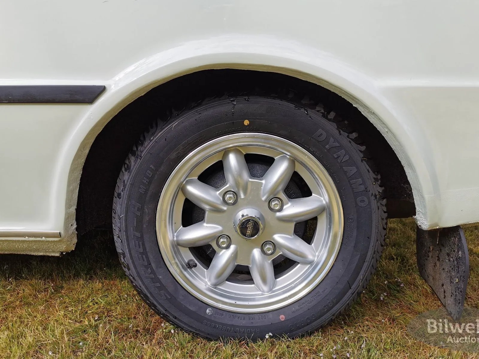 Vehicle image 8