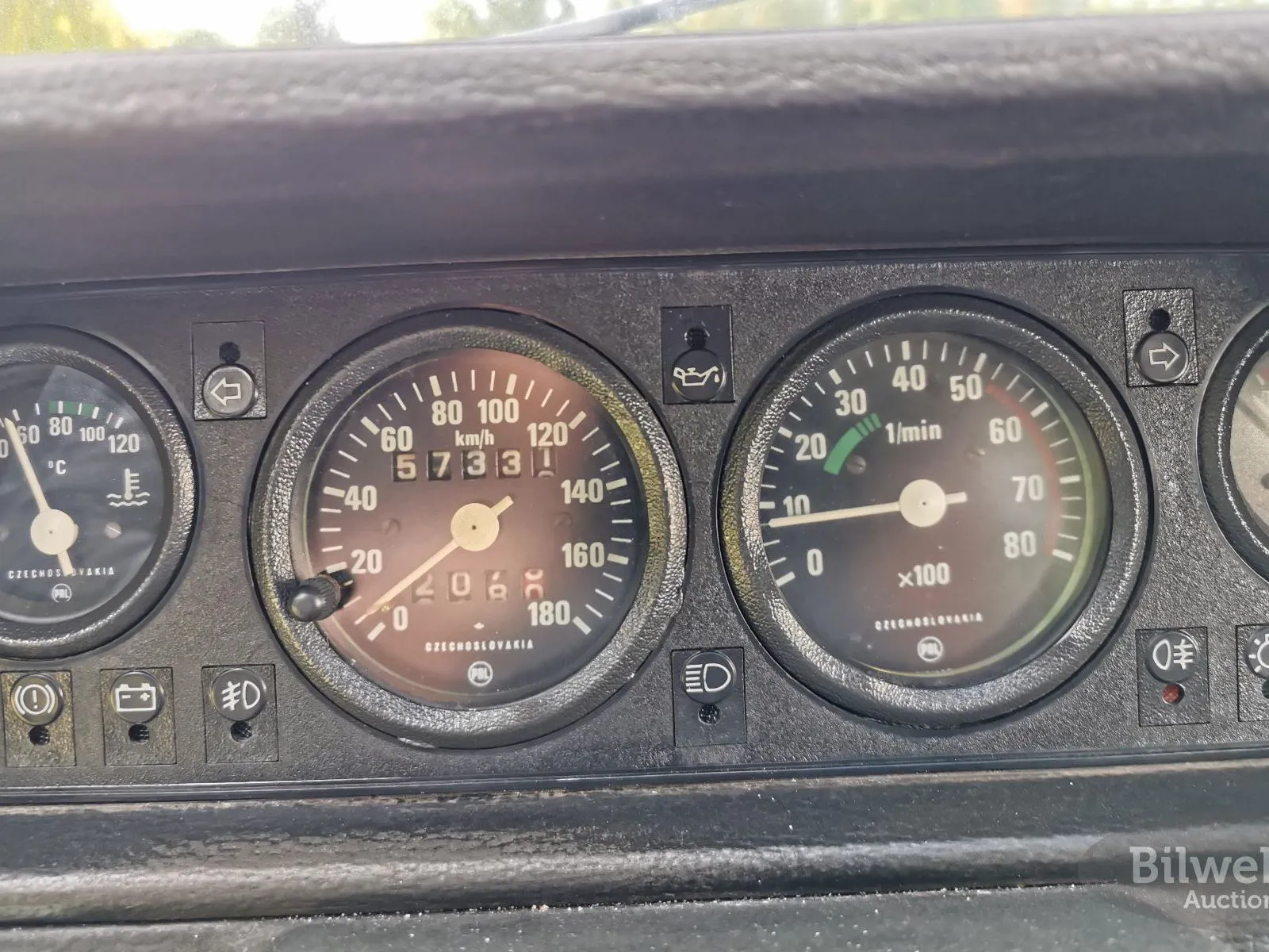 Vehicle image 17