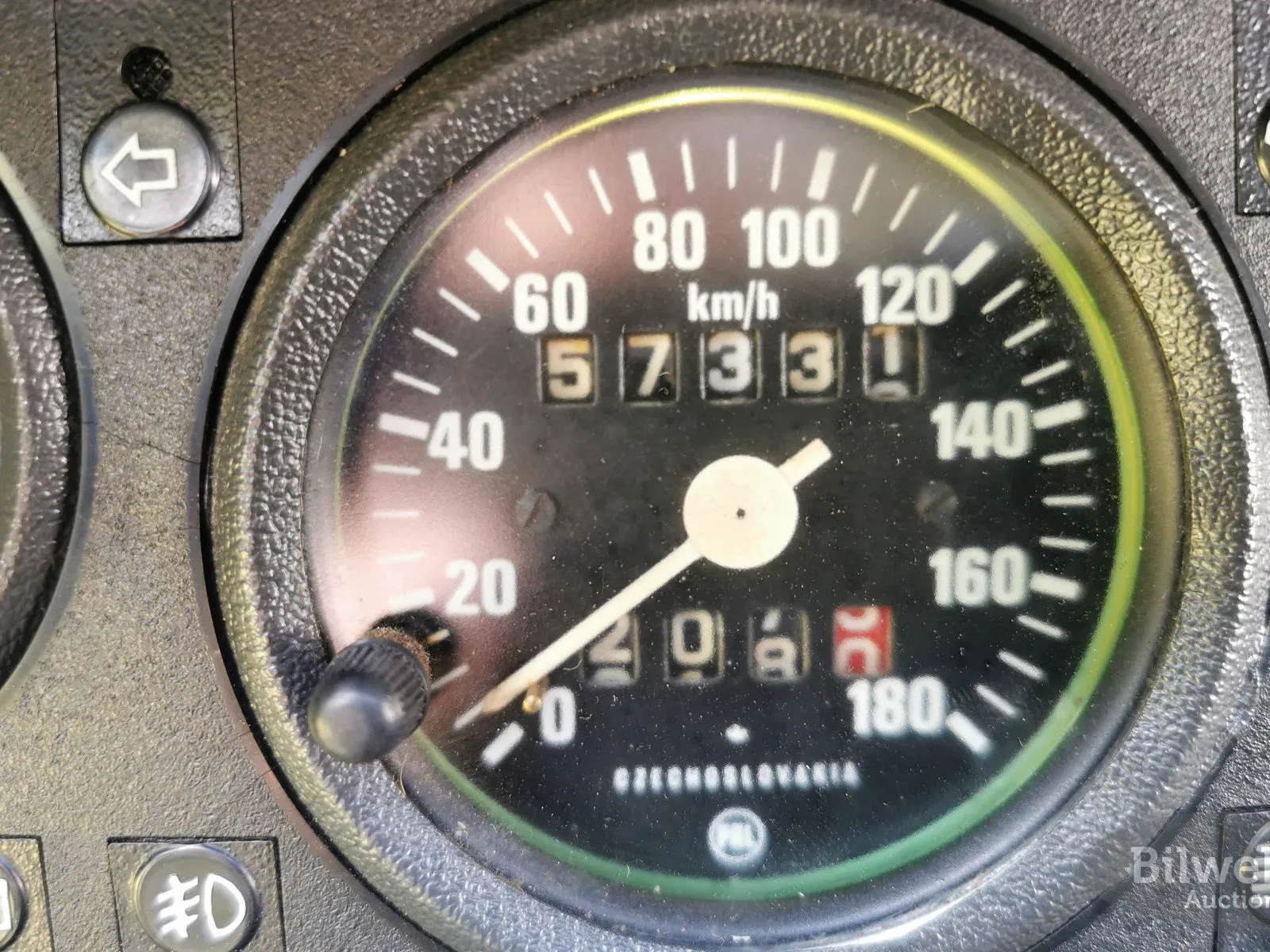 Vehicle image 19