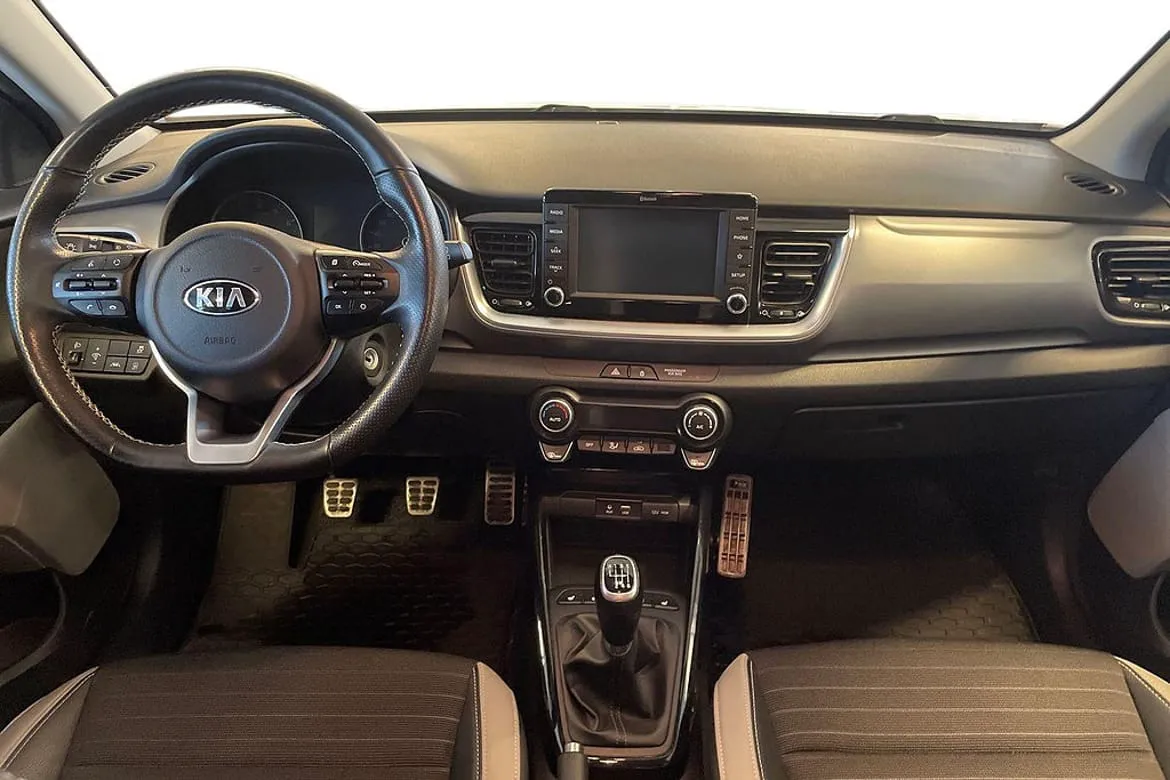 Vehicle image 10